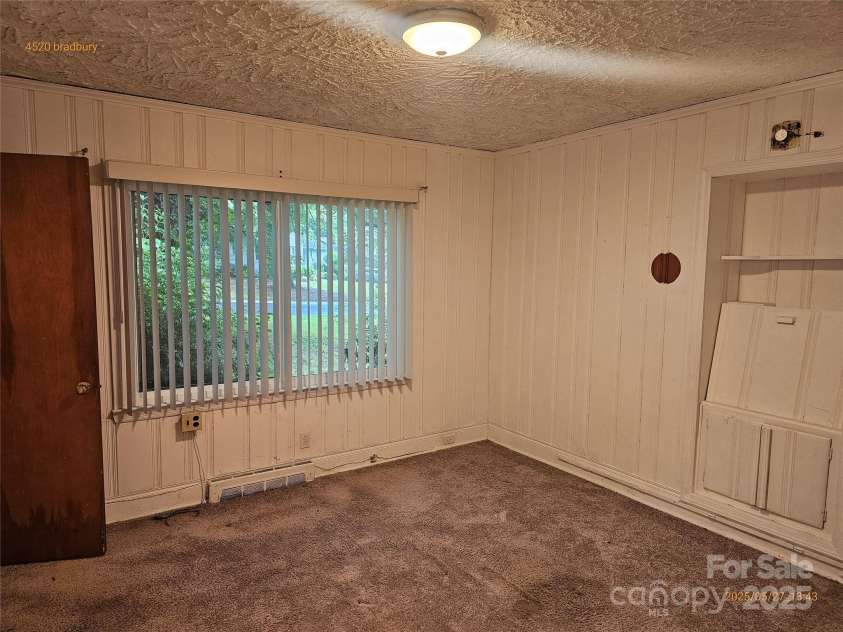 4520 Bradbury Drive, Charlotte, NC 28209.  MLS# CAR4263924, YatesRealty ID 19821. 