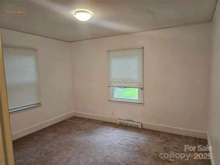 4520 Bradbury Drive, Charlotte, NC 28209.  MLS# CAR4263924, YatesRealty ID 19821. 