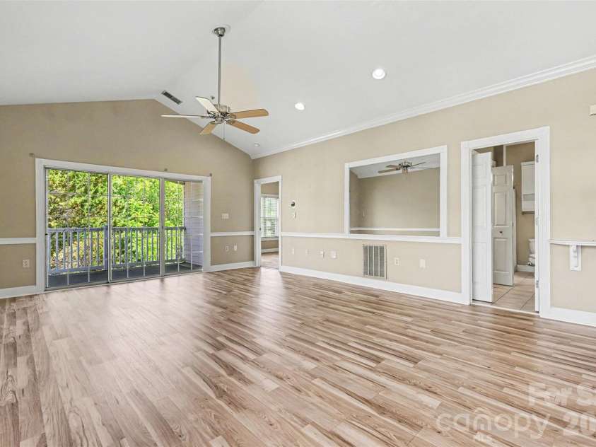 9241 Meadow Vista Road, Charlotte, NC 28213.  MLS# CAR4377590, YatesRealty ID 19821. 