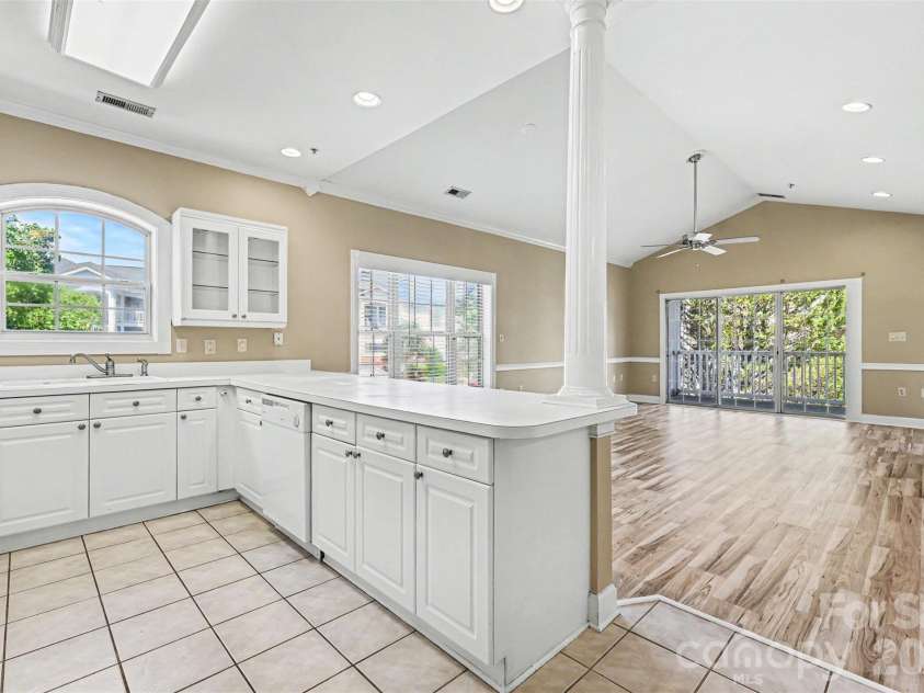 9241 Meadow Vista Road, Charlotte, NC 28213.  MLS# CAR4377590, YatesRealty ID 19821. 