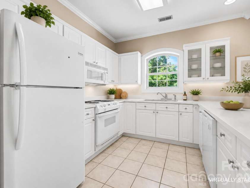 9241 Meadow Vista Road, Charlotte, NC 28213.  MLS# CAR4377590, YatesRealty ID 19821. 