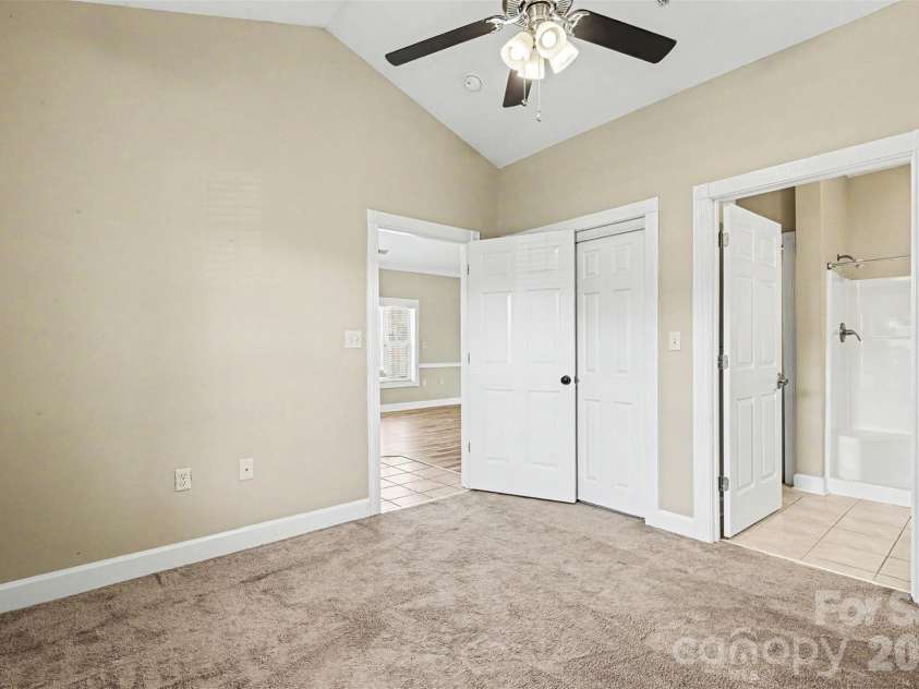 9241 Meadow Vista Road, Charlotte, NC 28213.  MLS# CAR4377590, YatesRealty ID 19821. 