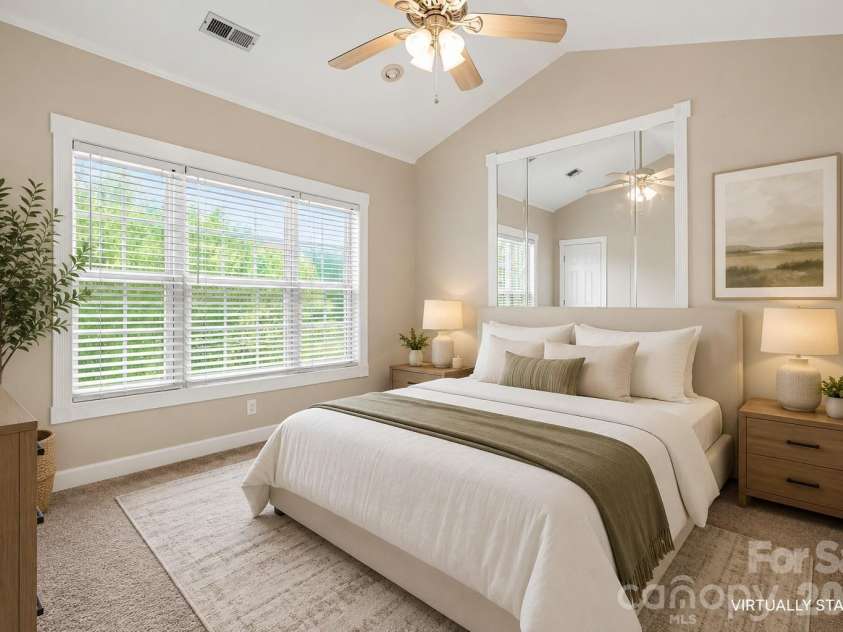9241 Meadow Vista Road, Charlotte, NC 28213.  MLS# CAR4377590, YatesRealty ID 19821. 