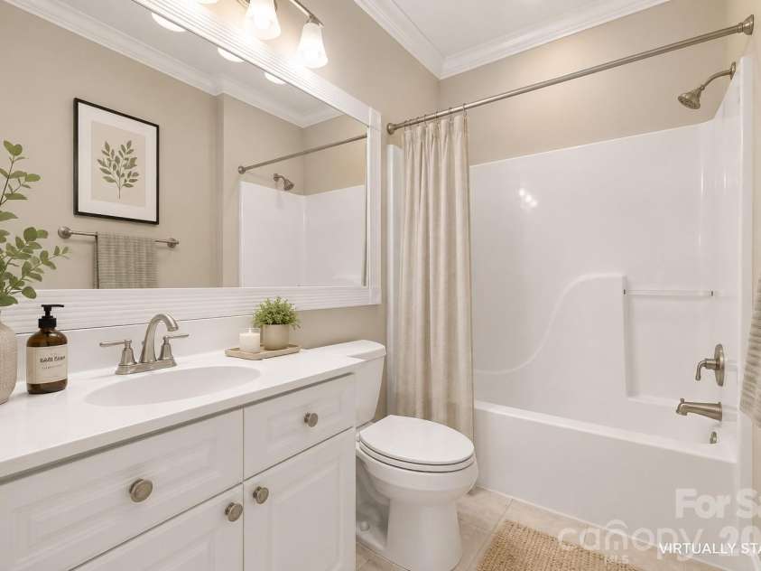 9241 Meadow Vista Road, Charlotte, NC 28213.  MLS# CAR4377590, YatesRealty ID 19821. 