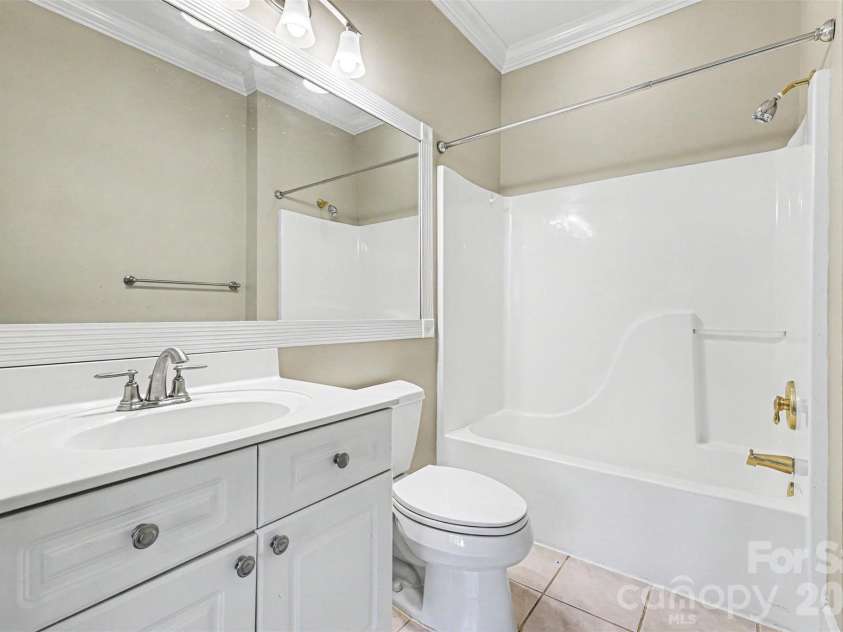 9241 Meadow Vista Road, Charlotte, NC 28213.  MLS# CAR4377590, YatesRealty ID 19821. 