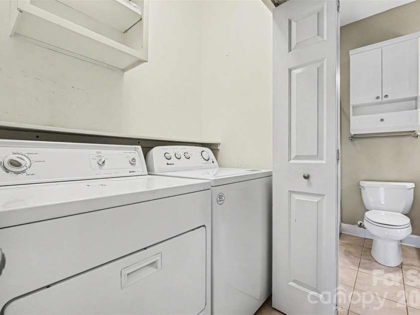9241 Meadow Vista Road, Charlotte, NC 28213.  MLS# CAR4377590, YatesRealty ID 19821. 