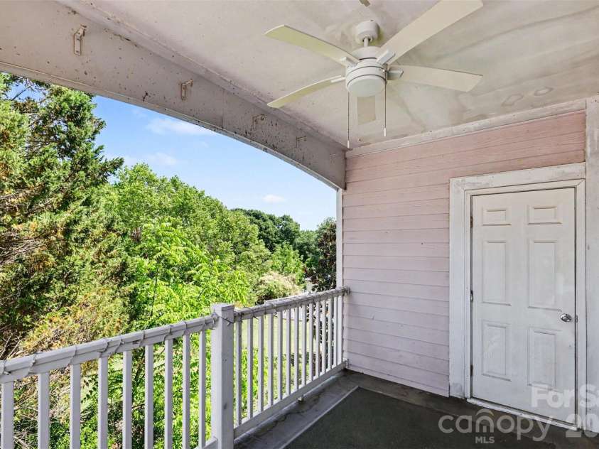 9241 Meadow Vista Road, Charlotte, NC 28213.  MLS# CAR4377590, YatesRealty ID 19821. 