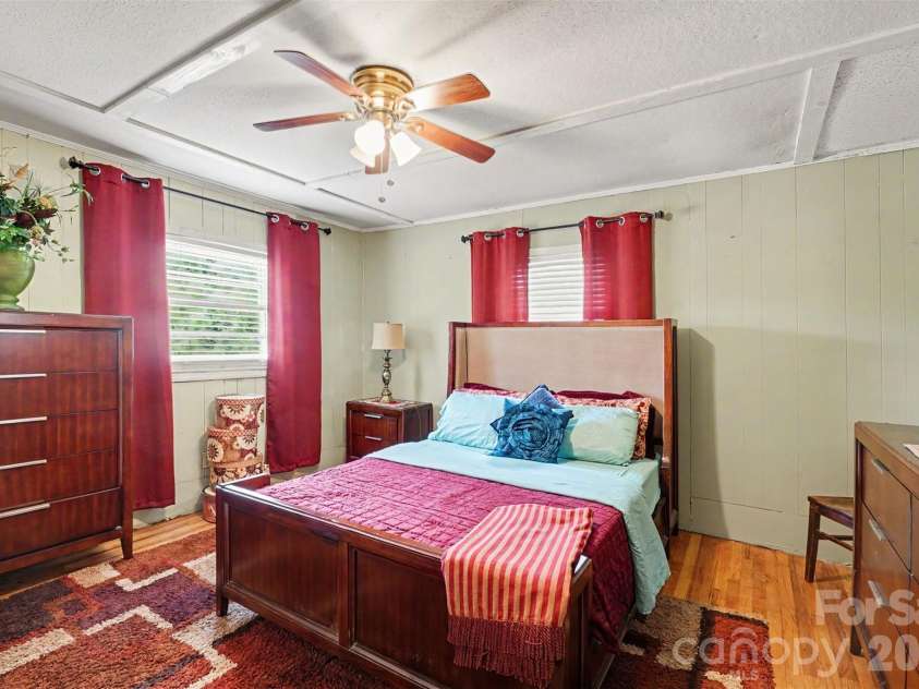 301 Hampton Road, Lancaster, SC 29720.  MLS# CAR4377580, YatesRealty ID 19822. 