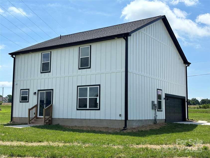 3012 Isle Lane, Monroe, NC 28110.  MLS# CAR4246920, YatesRealty ID 19822. 