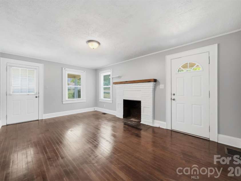 210 Valdese Drive, Morganton, NC 28655.  MLS# CAR4379851, YatesRealty ID 19823. 