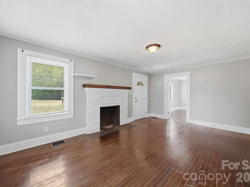 210 Valdese Drive, Morganton, NC 28655.  MLS# CAR4379851, YatesRealty ID 19823. 