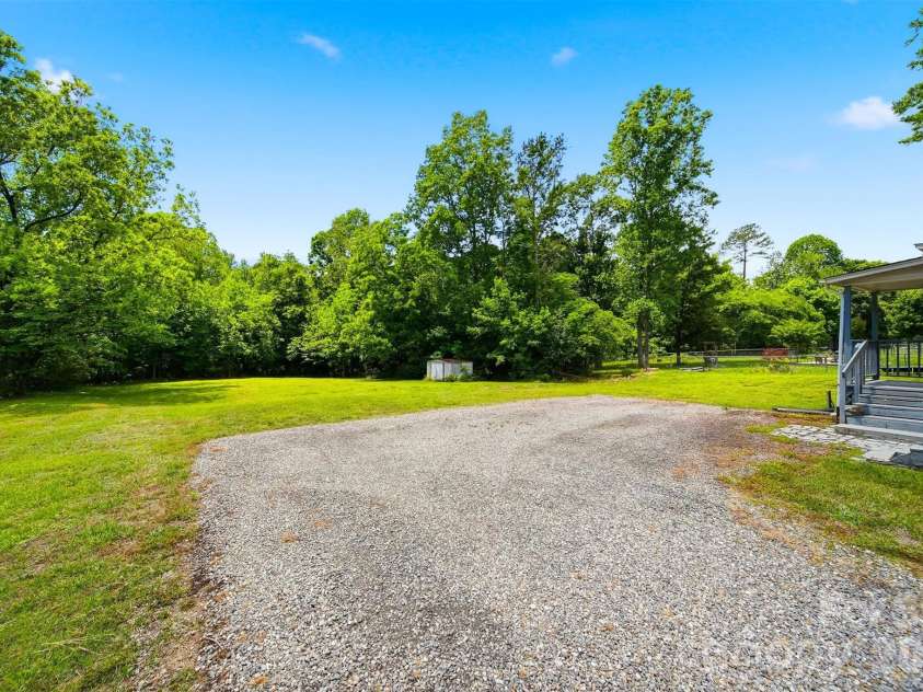210 Valdese Drive, Morganton, NC 28655.  MLS# CAR4379851, YatesRealty ID 19823. 