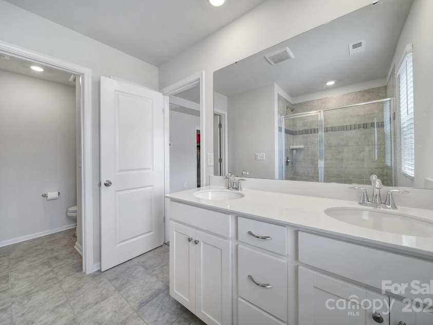 5034 Moss Pine Way, Tega Cay, SC 29708.  MLS# CAR4257604, YatesRealty ID 19823. 