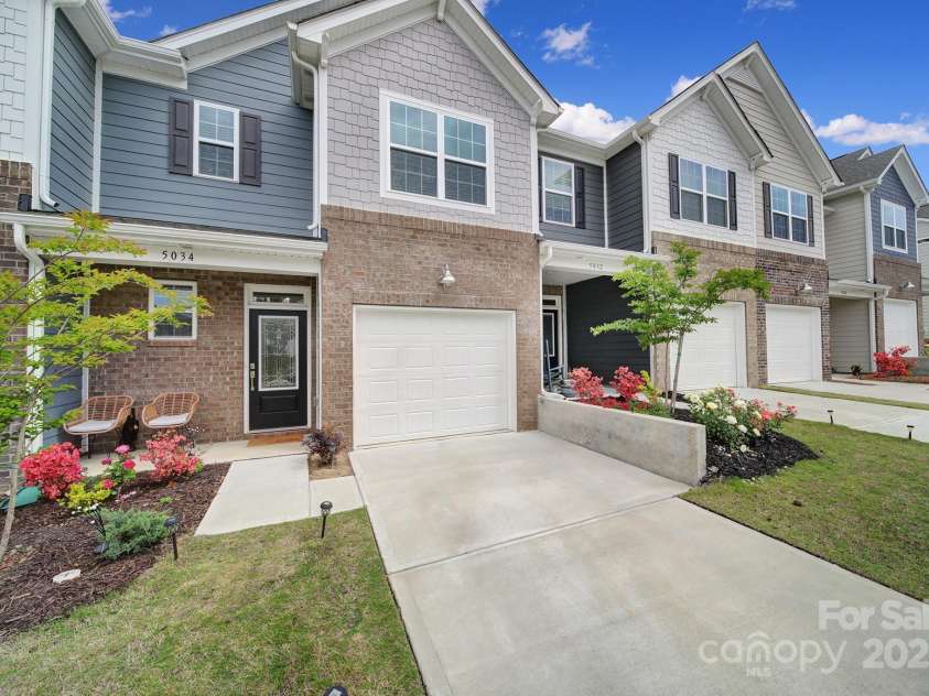 5034 Moss Pine Way, Tega Cay, SC 29708.  MLS# CAR4257604, YatesRealty ID 19823. 
