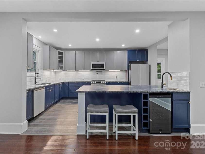 1523 1st Street, Winston Salem, NC 27104.  MLS# CAR4253309, YatesRealty ID 19824. 