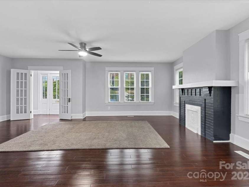 1523 1st Street, Winston Salem, NC 27104.  MLS# CAR4253309, YatesRealty ID 19824. 