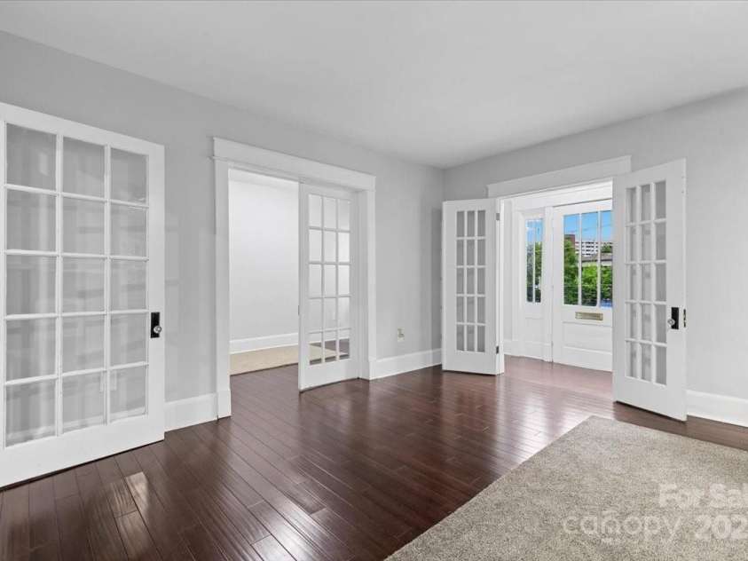 1523 1st Street, Winston Salem, NC 27104.  MLS# CAR4253309, YatesRealty ID 19824. 