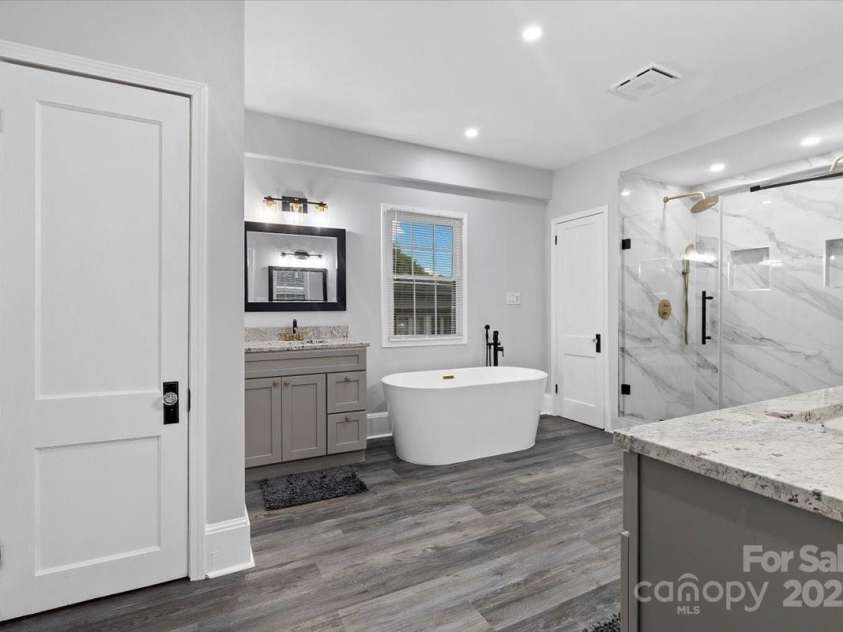 1523 1st Street, Winston Salem, NC 27104.  MLS# CAR4253309, YatesRealty ID 19824. 