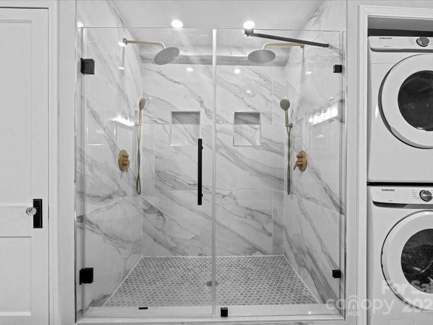 1523 1st Street, Winston Salem, NC 27104.  MLS# CAR4253309, YatesRealty ID 19824. 