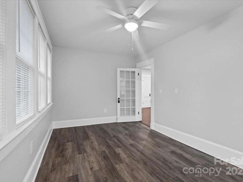 1523 1st Street, Winston Salem, NC 27104.  MLS# CAR4253309, YatesRealty ID 19824. 