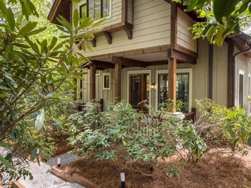 48 Bearfoot Lane, Highlands, NC 28741.  MLS# CAR4379845, YatesRealty ID 19825. 