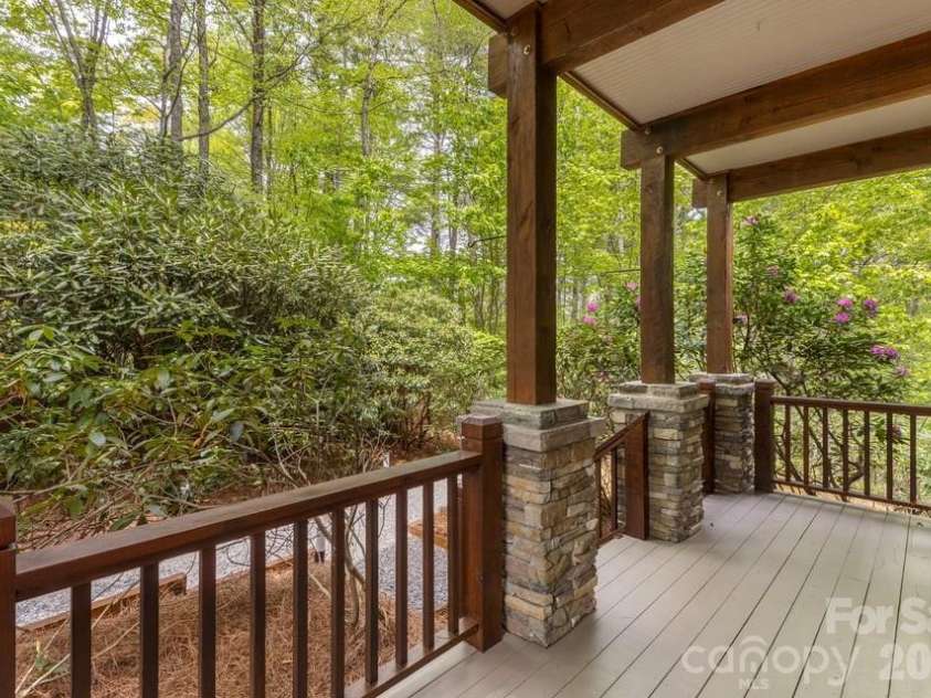 48 Bearfoot Lane, Highlands, NC 28741.  MLS# CAR4379845, YatesRealty ID 19825. 