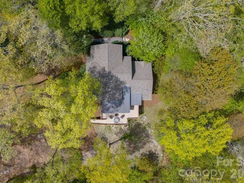 48 Bearfoot Lane, Highlands, NC 28741.  MLS# CAR4379845, YatesRealty ID 19825. 