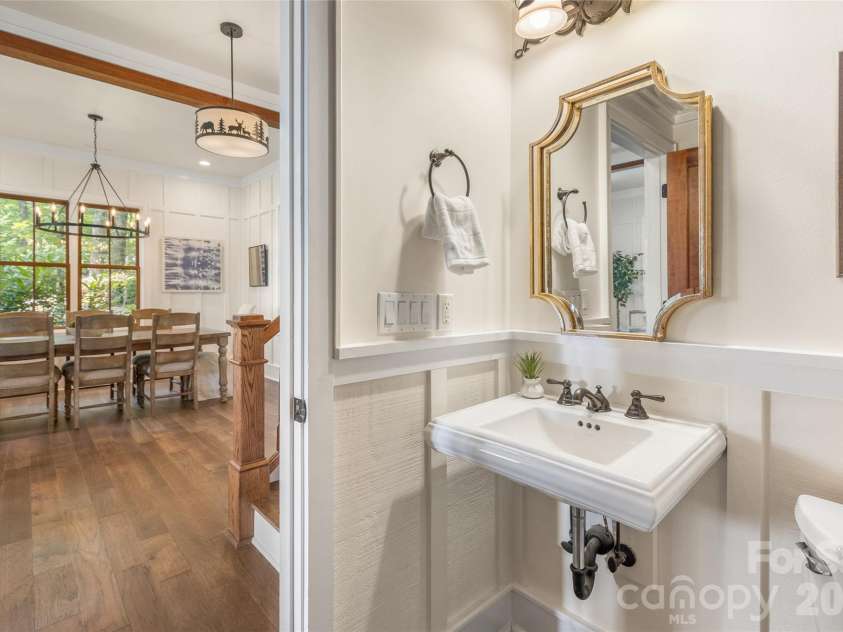 48 Bearfoot Lane, Highlands, NC 28741.  MLS# CAR4379845, YatesRealty ID 19825. Half Bath on Main Level