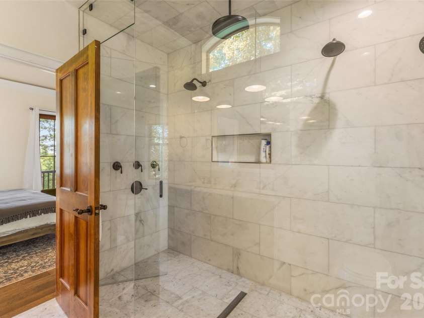48 Bearfoot Lane, Highlands, NC 28741.  MLS# CAR4379845, YatesRealty ID 19825. Primary Bath