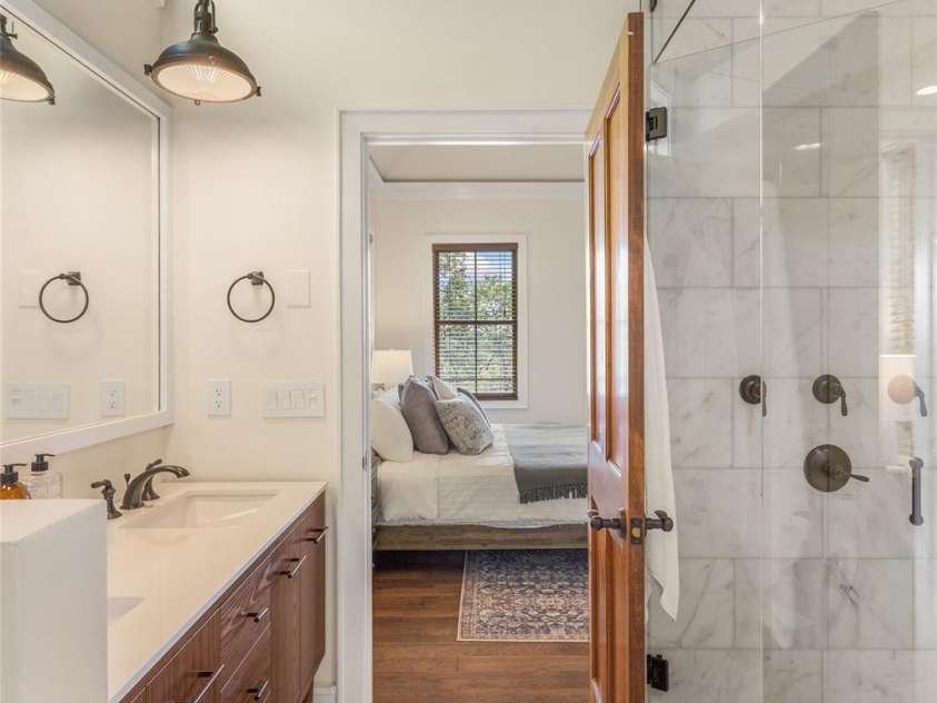 48 Bearfoot Lane, Highlands, NC 28741.  MLS# CAR4379845, YatesRealty ID 19825. Primary Bath