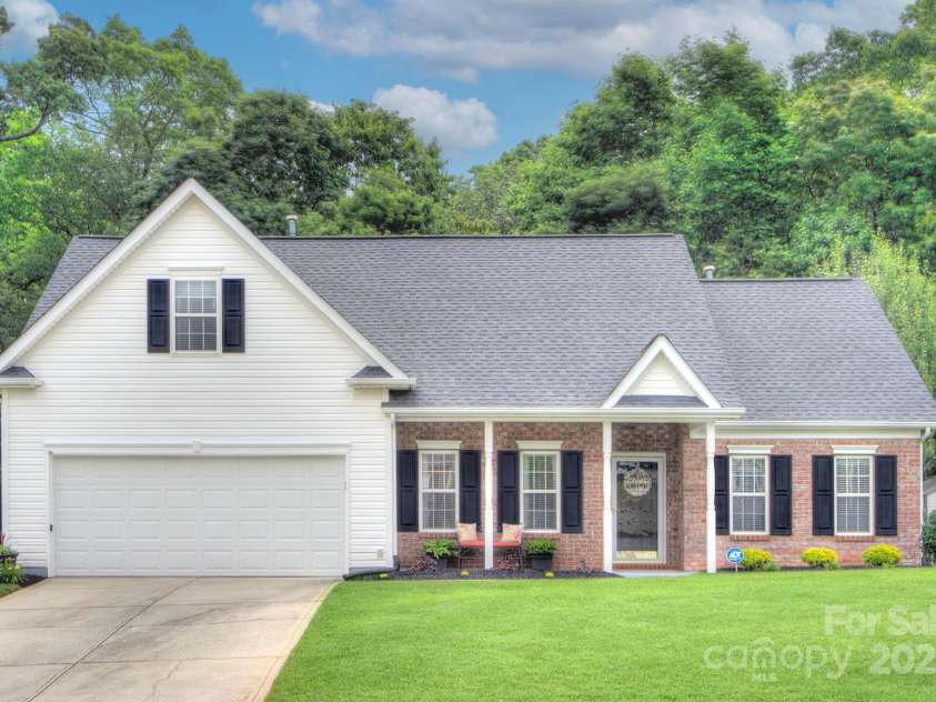 5748 Timbertop Lane, Charlotte, NC 28215.  MLS# CAR4259998, YatesRealty ID 19825. 