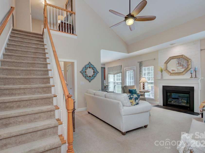 5748 Timbertop Lane, Charlotte, NC 28215.  MLS# CAR4259998, YatesRealty ID 19825. 