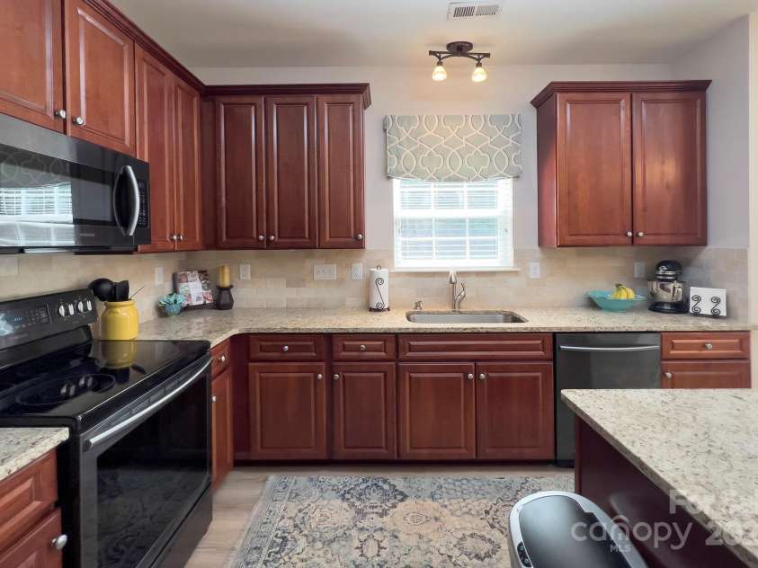 5748 Timbertop Lane, Charlotte, NC 28215.  MLS# CAR4259998, YatesRealty ID 19825. 