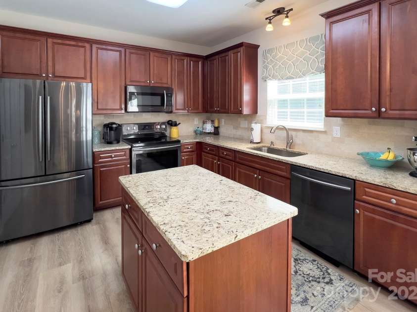 5748 Timbertop Lane, Charlotte, NC 28215.  MLS# CAR4259998, YatesRealty ID 19825. 