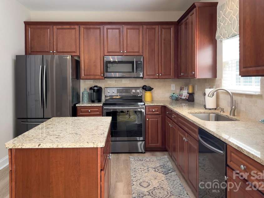 5748 Timbertop Lane, Charlotte, NC 28215.  MLS# CAR4259998, YatesRealty ID 19825. 