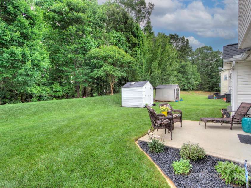 5748 Timbertop Lane, Charlotte, NC 28215.  MLS# CAR4259998, YatesRealty ID 19825. 