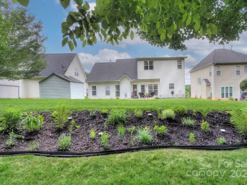 5748 Timbertop Lane, Charlotte, NC 28215.  MLS# CAR4259998, YatesRealty ID 19825. 