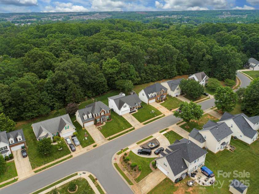 5748 Timbertop Lane, Charlotte, NC 28215.  MLS# CAR4259998, YatesRealty ID 19825. 