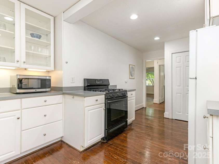 3339 Benard Avenue, Charlotte, NC 28206.  MLS# CAR4266439, YatesRealty ID 19826. 