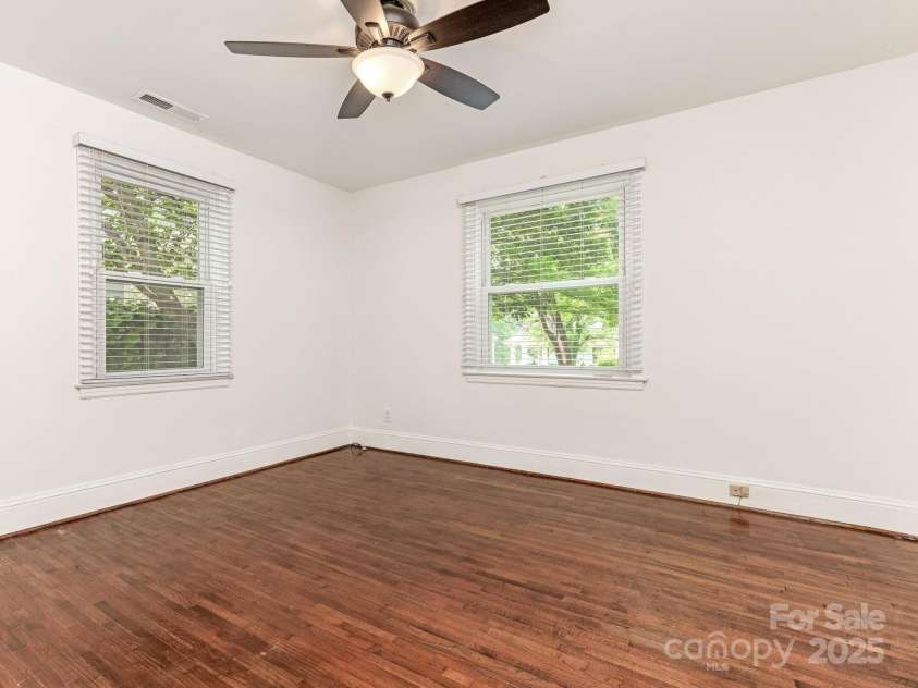 3339 Benard Avenue, Charlotte, NC 28206.  MLS# CAR4266439, YatesRealty ID 19826. 