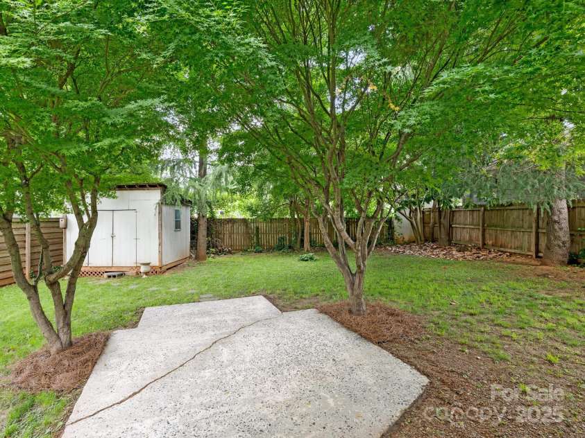 3339 Benard Avenue, Charlotte, NC 28206.  MLS# CAR4266439, YatesRealty ID 19826. 