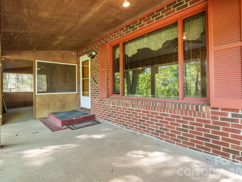 435 Upper Glady Fork Road, Candler, NC 28715.  MLS# CAR4377786, YatesRealty ID 19827. 