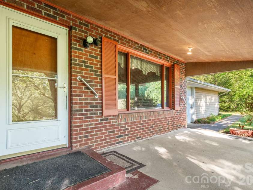 435 Upper Glady Fork Road, Candler, NC 28715.  MLS# CAR4377786, YatesRealty ID 19827. 