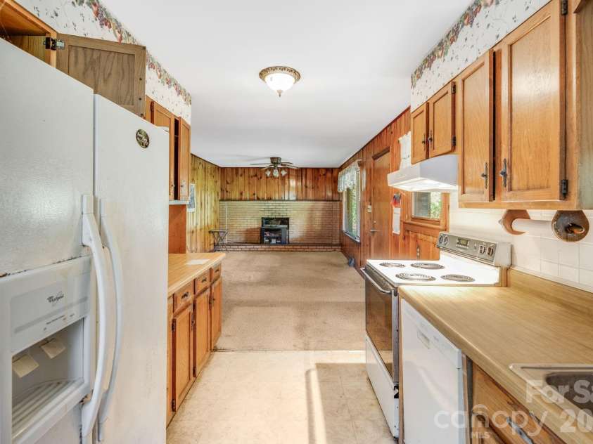 435 Upper Glady Fork Road, Candler, NC 28715.  MLS# CAR4377786, YatesRealty ID 19827. 