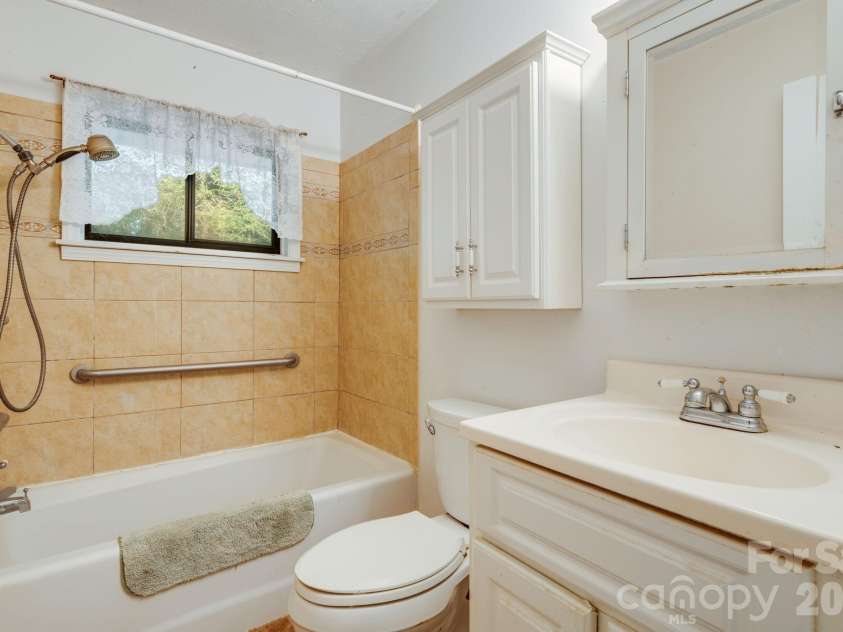 435 Upper Glady Fork Road, Candler, NC 28715.  MLS# CAR4377786, YatesRealty ID 19827. 