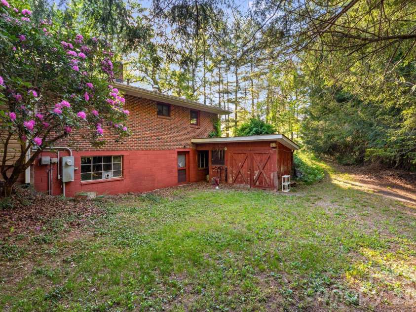 435 Upper Glady Fork Road, Candler, NC 28715.  MLS# CAR4377786, YatesRealty ID 19827. 