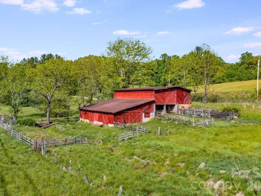 435 Upper Glady Fork Road, Candler, NC 28715.  MLS# CAR4377786, YatesRealty ID 19827. 