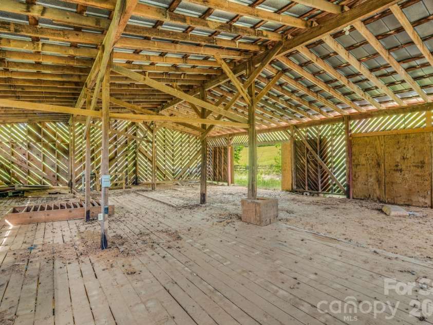 435 Upper Glady Fork Road, Candler, NC 28715.  MLS# CAR4377786, YatesRealty ID 19827. 