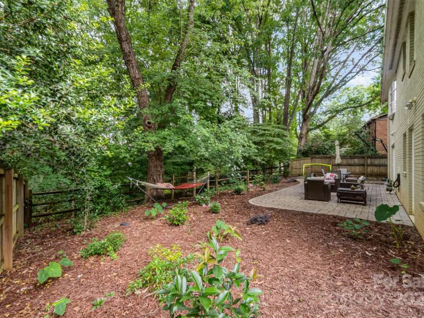 6935 Woodstock Drive, Charlotte, NC 28210.  MLS# CAR4266613, YatesRealty ID 19827. 