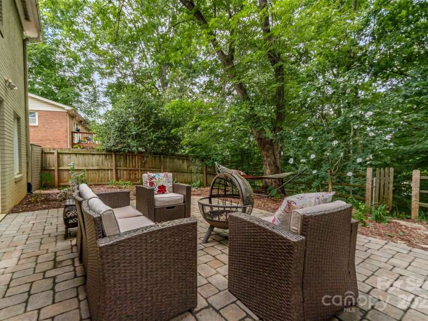 6935 Woodstock Drive, Charlotte, NC 28210.  MLS# CAR4266613, YatesRealty ID 19827. 